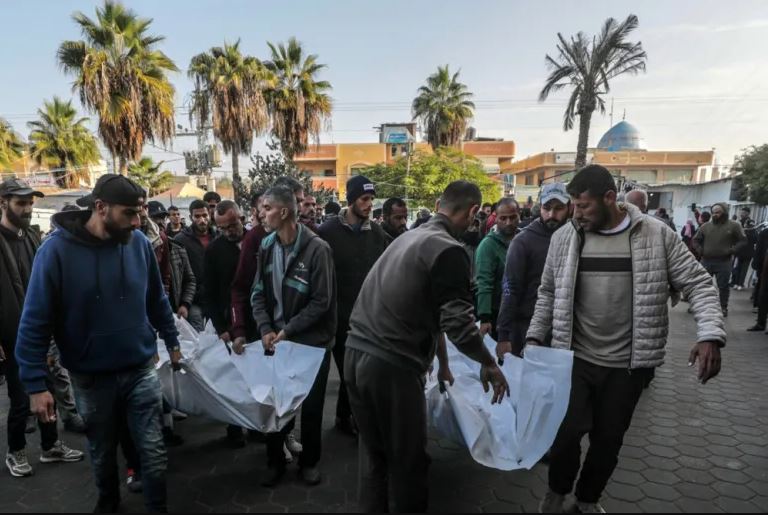 Israel Serang Jalur Distribusi Bantuan, Tewaskan 50 Orang di Gaza