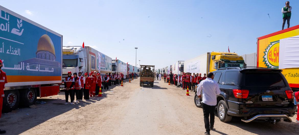 UNRWA: Ribuan Truk Bantuan Ditahan Israel, Kebutuhan di Gaza Kian Memburuk