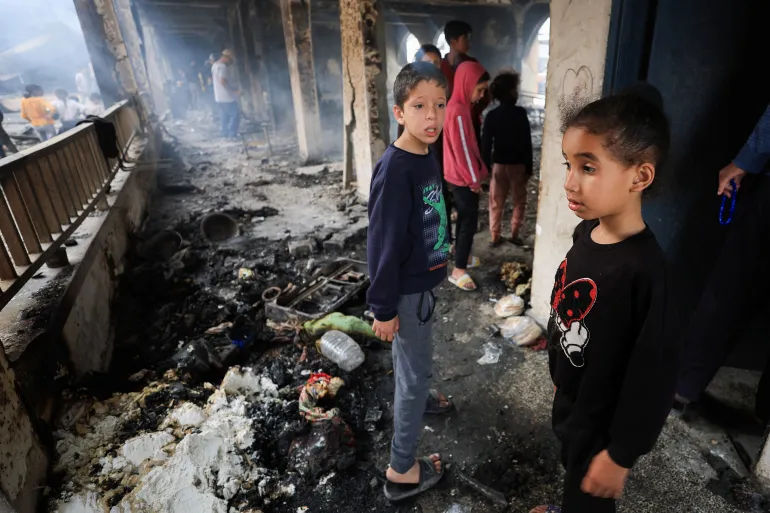 Israel Bom Sekolah Penampungan Pengungsi, Bunuh 10 Penduduk Palestina Termasuk Anak Kecil