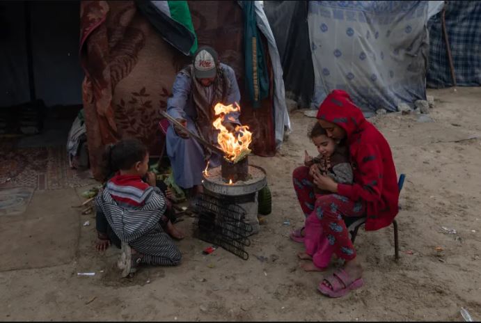 Seorang Bayi Palestina Meninggal Karena Kedinginan di Gaza Sementara Israel Terus Memblokir Bantuan