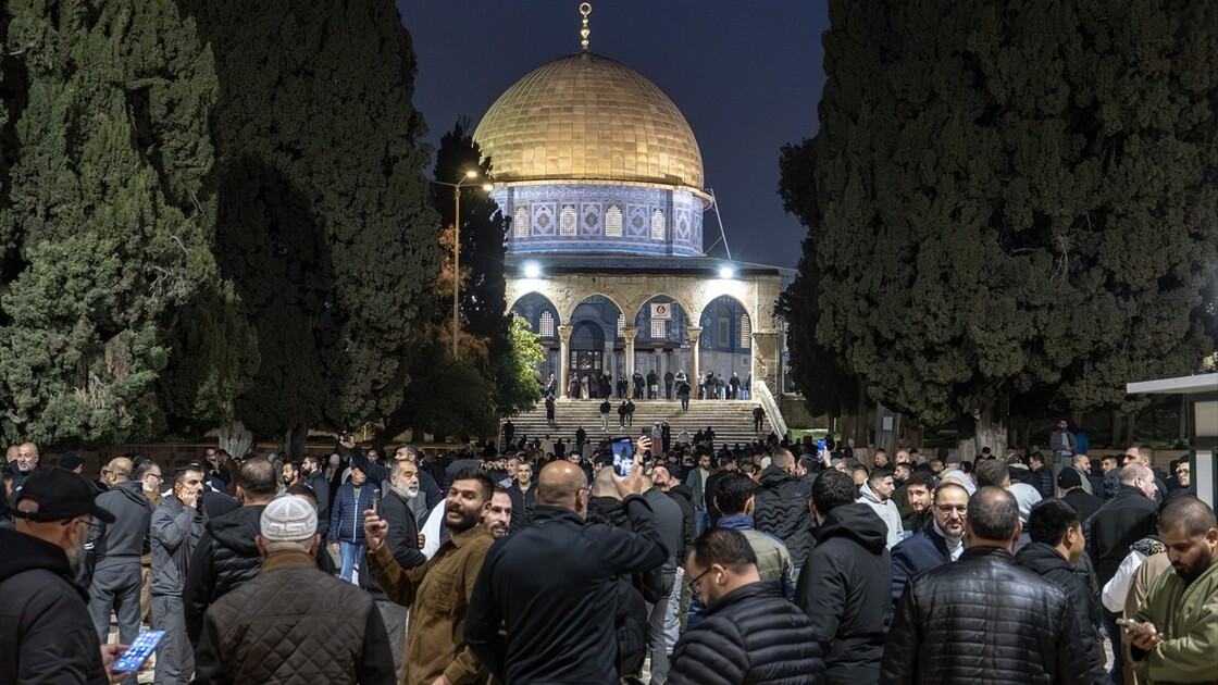 Azan Subuh Menandai Dibukanya Kembali Masjid Al-Aqsa Setelah Penutupan Selama 40 Hari oleh Pendudukan Israel