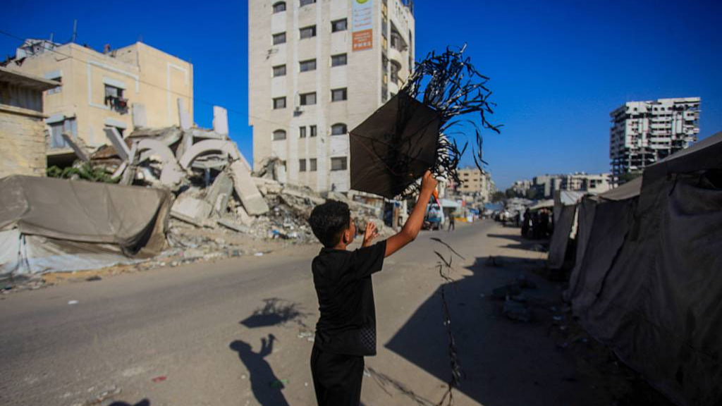 Layang-Layang Kembali Terbang dari Gaza, Israel Tebar Ancaman Baru