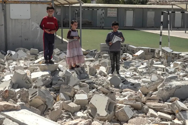 Memulai Tahun Ajaran Baru, Anak-anak Palestina Bersekolah di Bawah Ancaman Pembongkaran Israel
